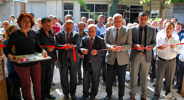 Salihli'de Sanat Dostları yeni yerinde